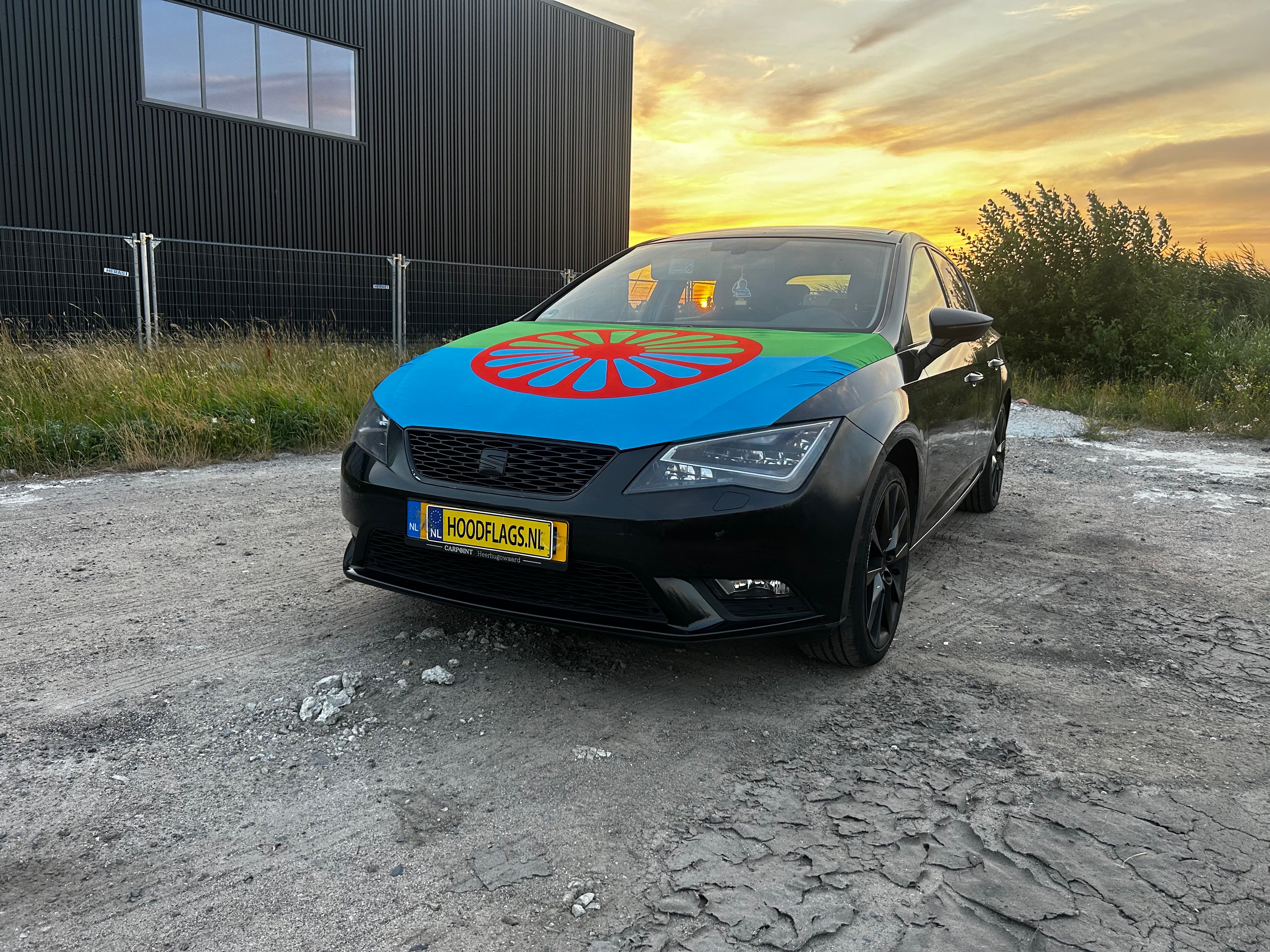 •	Motorkapvlag Reizigers